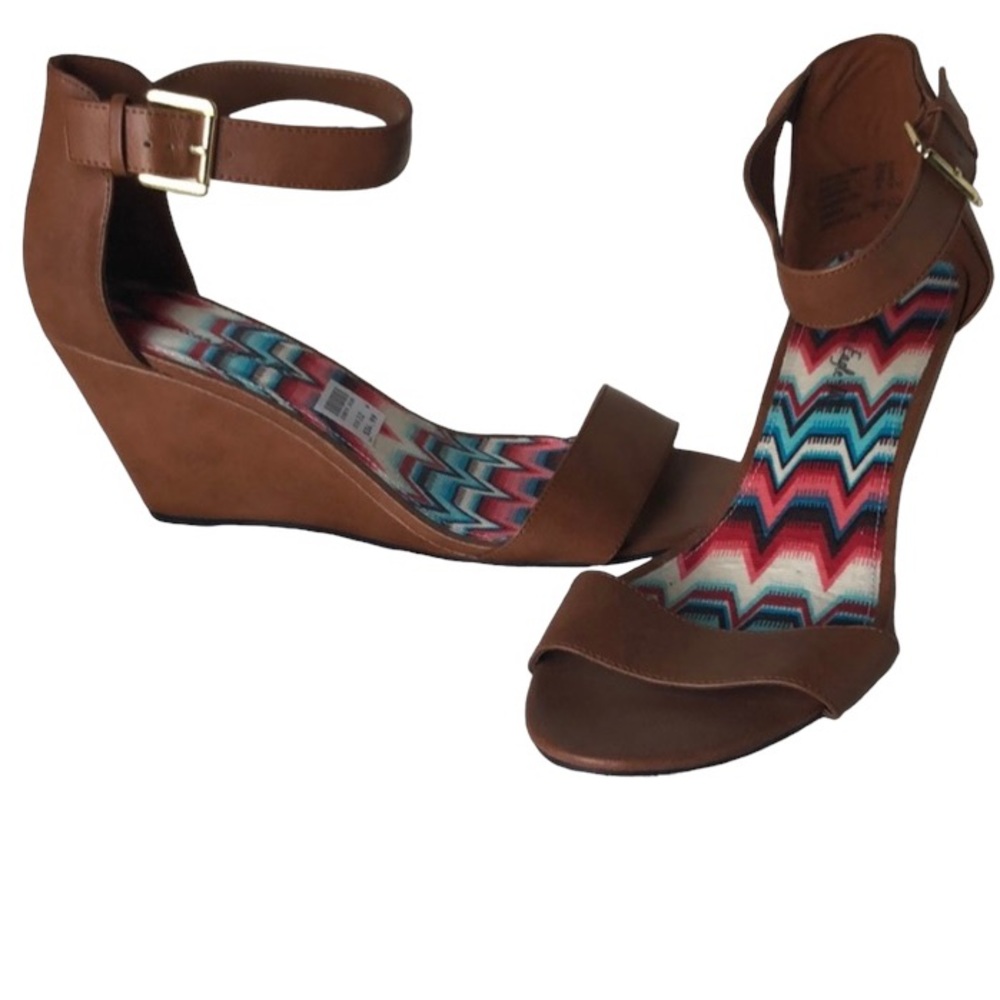 NWOT Vintage American Eagle Women's Brown Strappy Wedge Heels size 12W